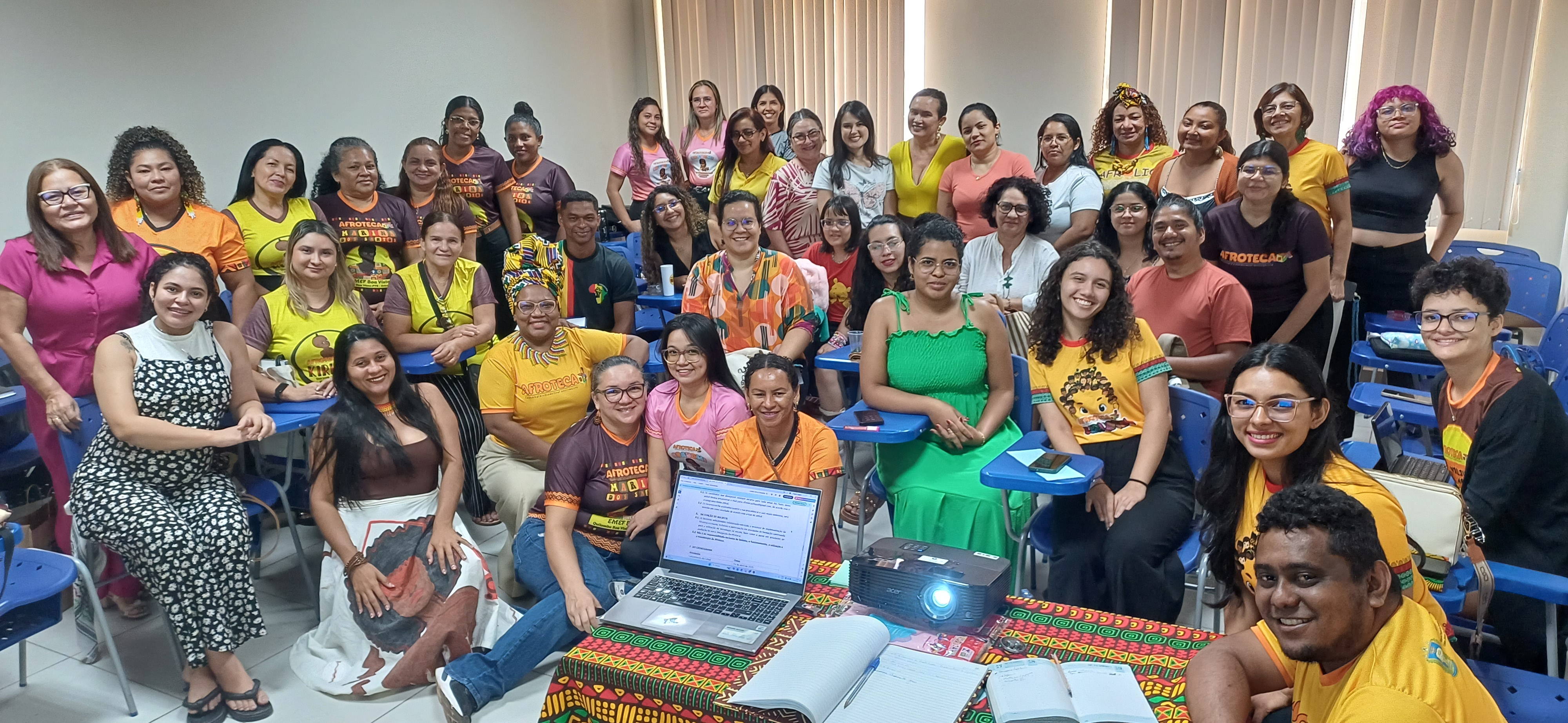 FOTO FORMAÇÃO CONTINUADA.jpg